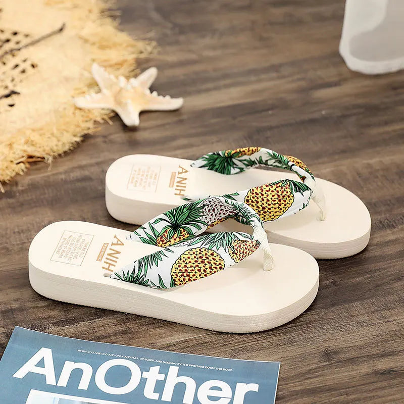 GERARDA - Zomer teenslipper met bloemmotief en platform